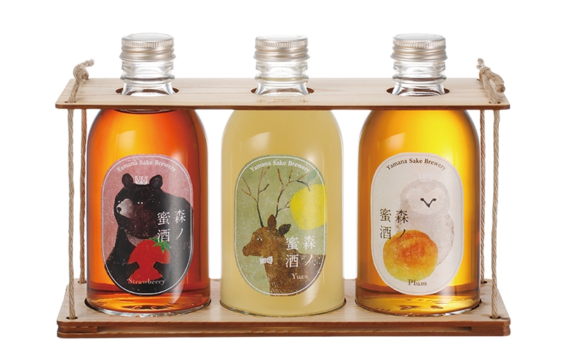森林的小熊你喜欢吗-水果蜜酒插画包装设计